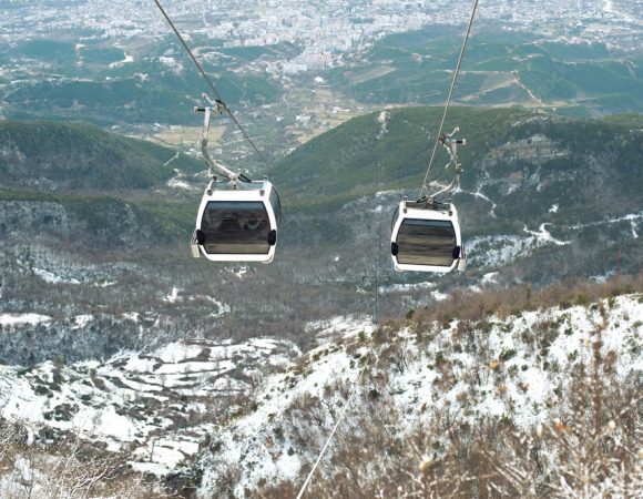 Ingin menikmati keindahan pegunungan di Albania? Yuk kenali fakta menarik tentang Dajti Ekspres Cable Car, Interisting!