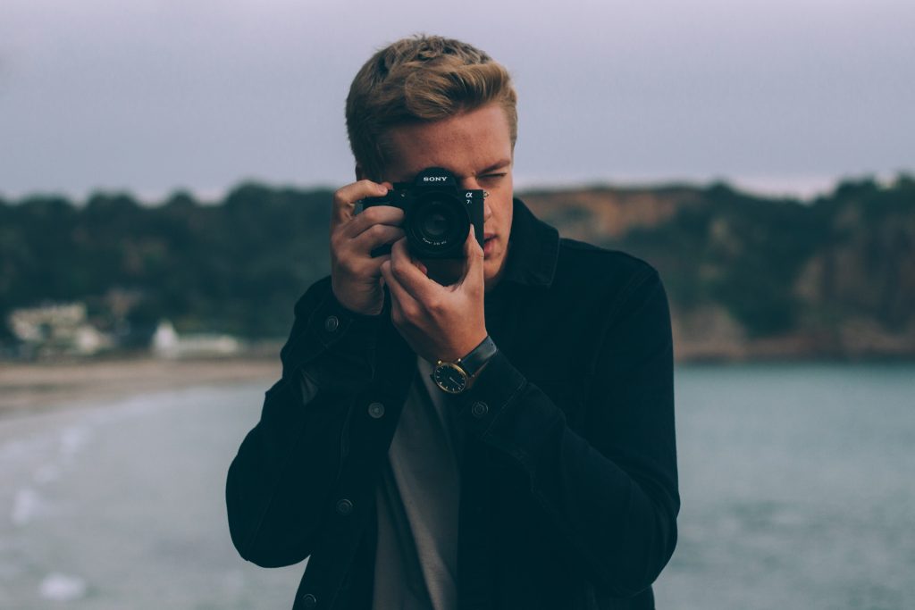 Wujudkan Impian Traveling Kamu Dengan 3 Tips Menabung Ala Mahasiswa Ini - Fotograer