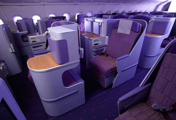 Cobain Naik Business Class Thai Airways dari Jakarta ke Thailand yuk, Cuma 3 Jam Penerbangan lho